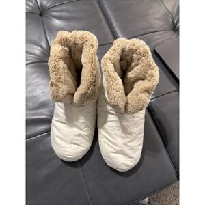 Restoration Hardware Foot Duvet Slippers Down Women's  Size 8 *NO SIZE ON ITEM